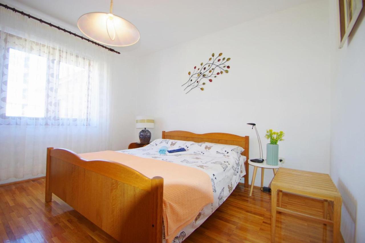 Apartment Ana *