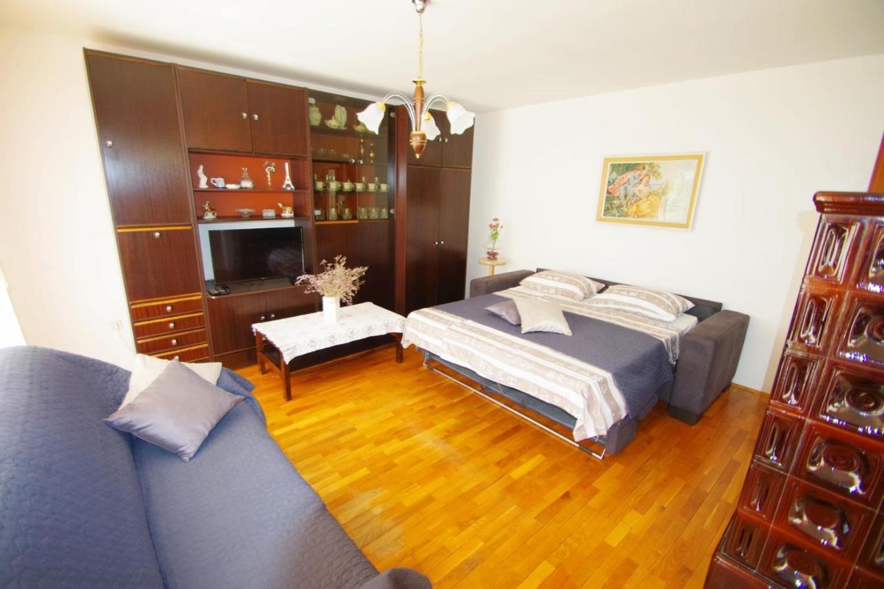 Apartment Ana *